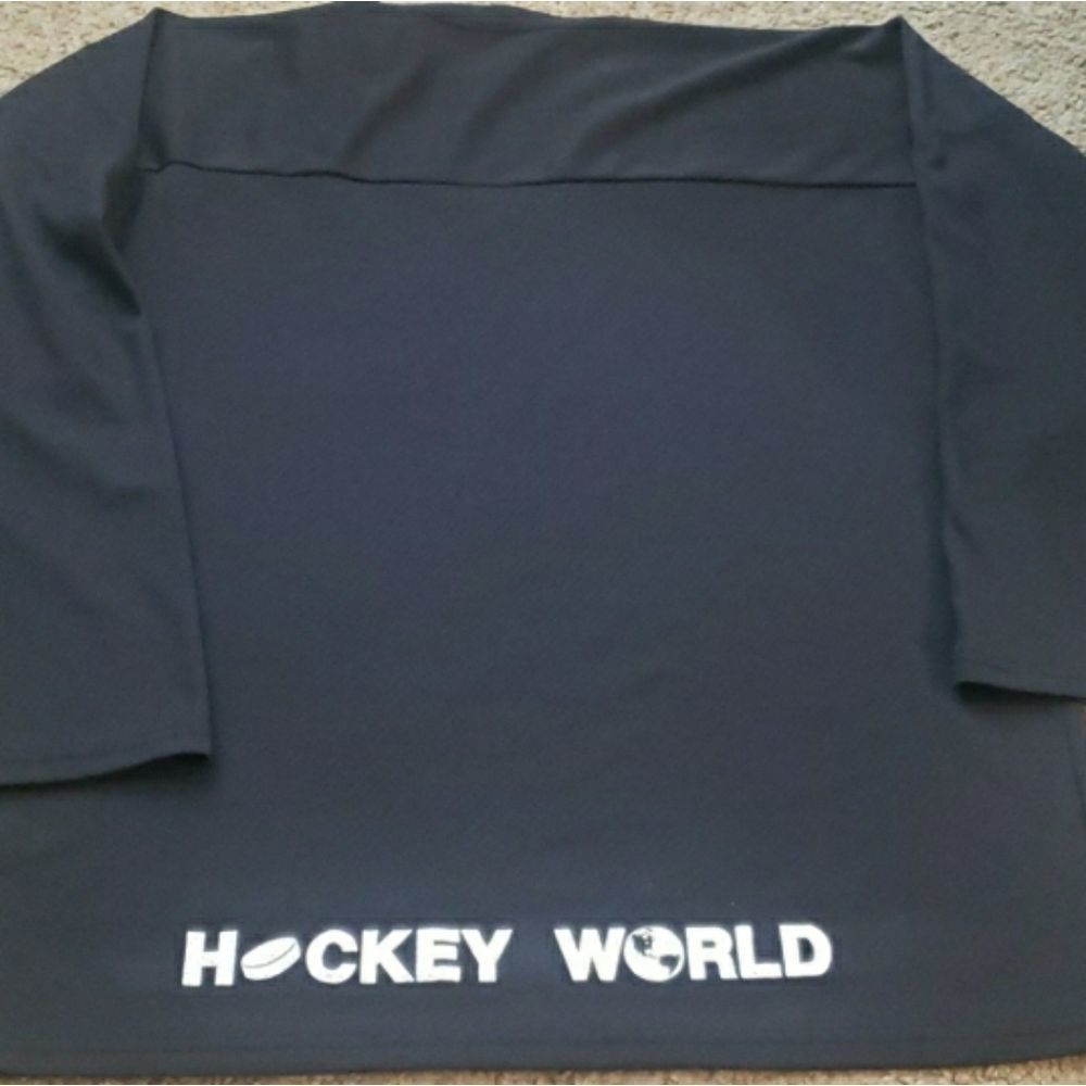 💫 Jersey Mens size large but looked smaller